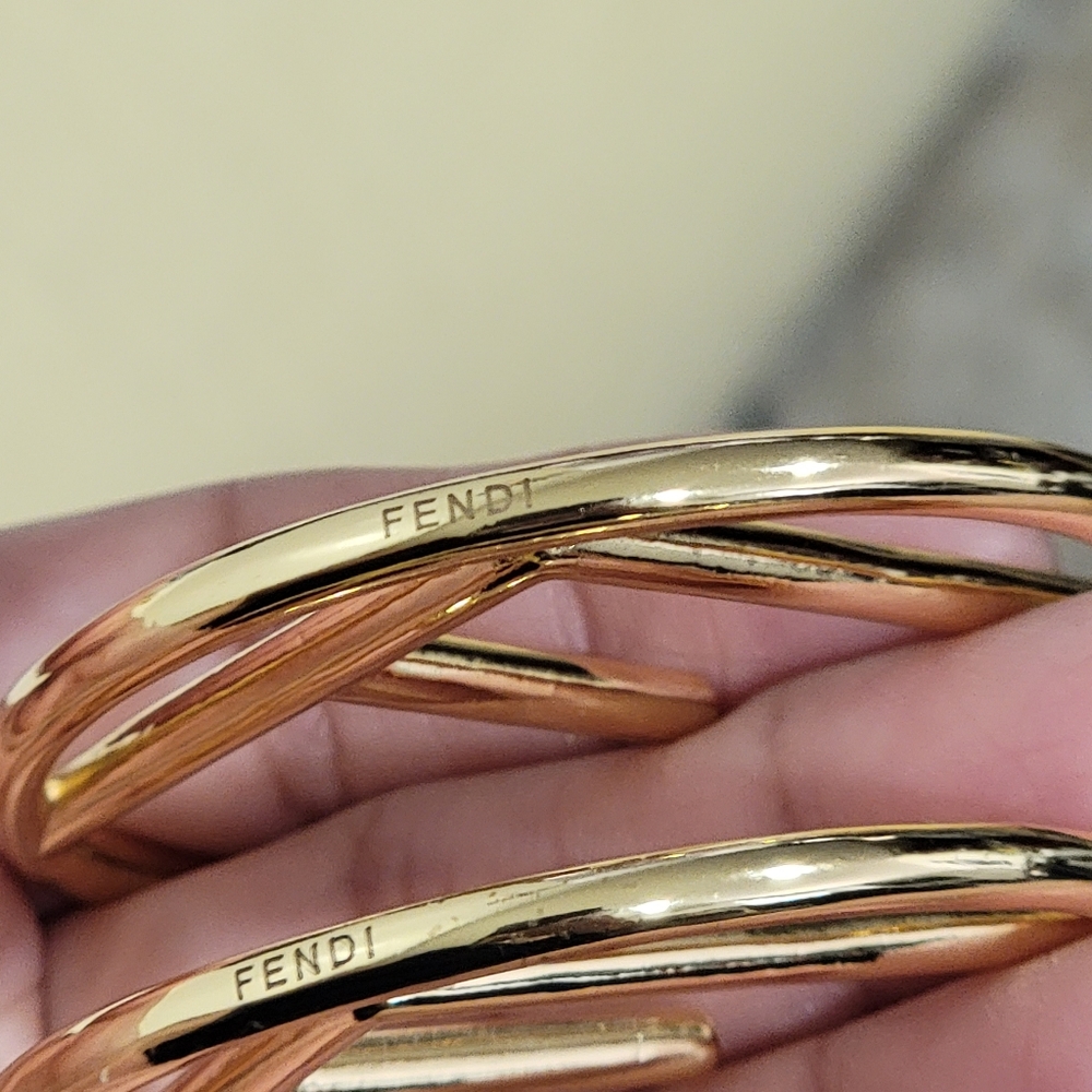 Large Fendi Hoop earrings - Picture 5 of 10